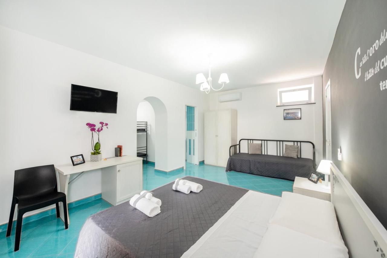 La Casa Del Pozzo Vecchio Bed & Breakfast Procida Exterior photo